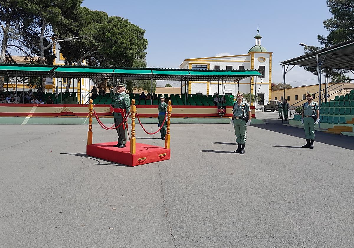 Imagen principal - Los artilleros de La Legión recuerdan la gesta heroica del 2 de Mayo