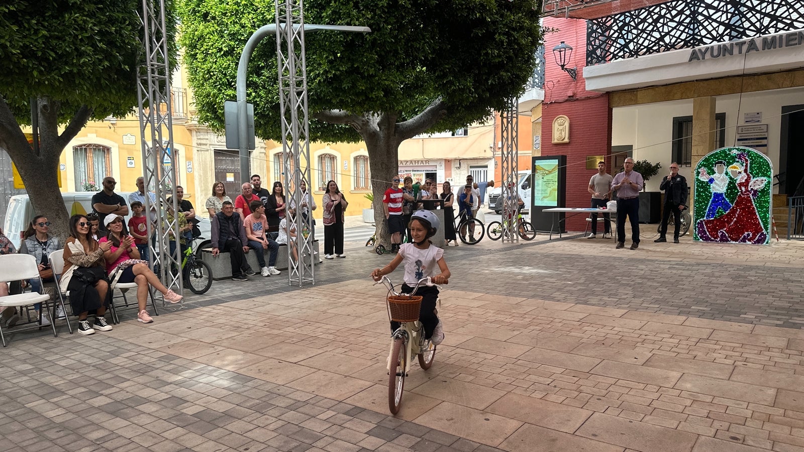 Imagen secundaria 2 - Huércal inicia sus fiestas patronales con un centenar de actividades vecinales