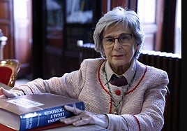 María Castellano.