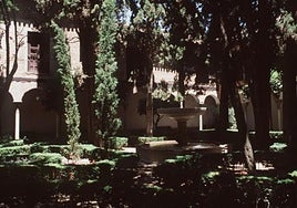 Patio de Lindaraja con la fuente en el centro en una imagen de 1998.