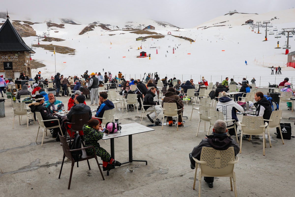 El último día de la temporada en Sierra Nevada, en imágenes