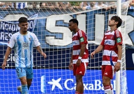 Loïc Williams, en el centro, abatido tras cometer penalti.