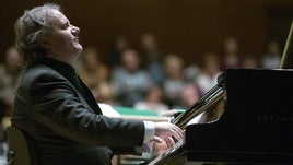 El gran Josu de Solaun llega al ciclo «Piano con Sabor» este fin de semana