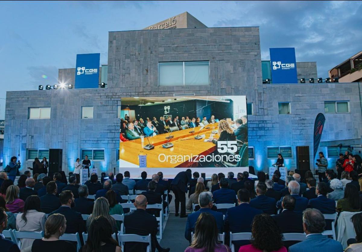 La cge reivindica el papel de sus asociaciones con sus premios 'adn empresarial' | ideal