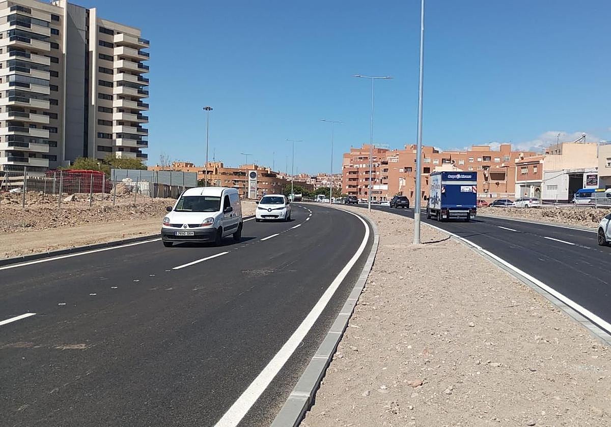Ya ha abierto al tráfico la autovía del Aeropuerto tras cinco meses cerrada por el soterramiento