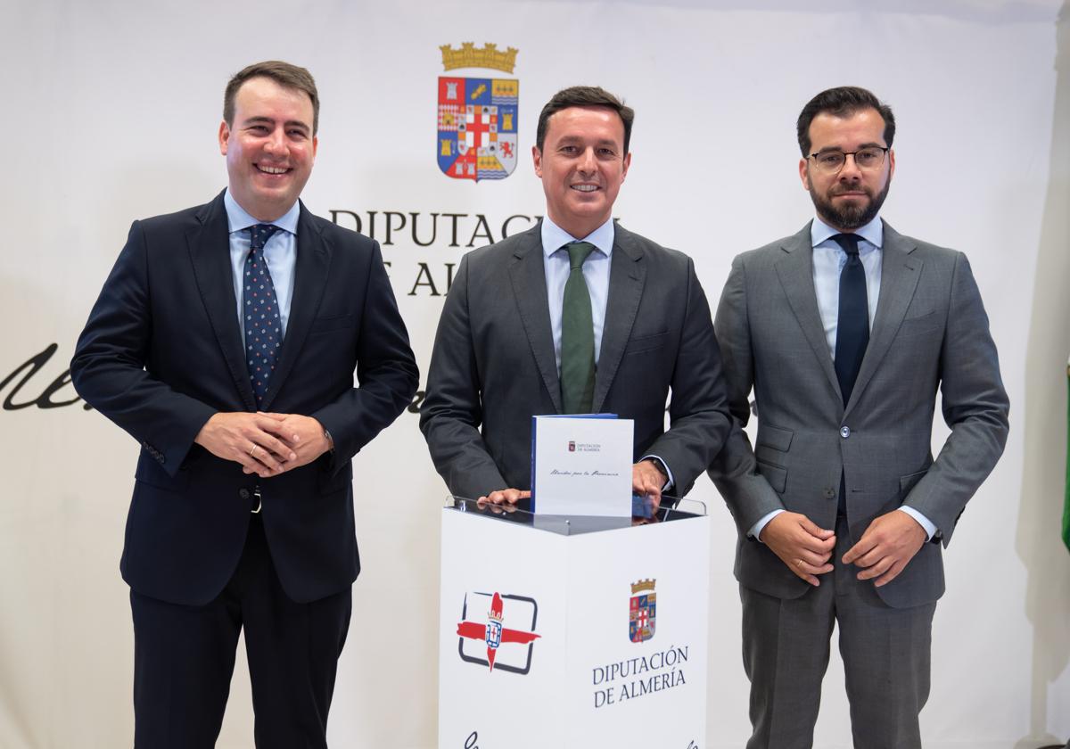 La Diputación de Almería elimina su deuda y anuncia una nueva etapa de inversión pública