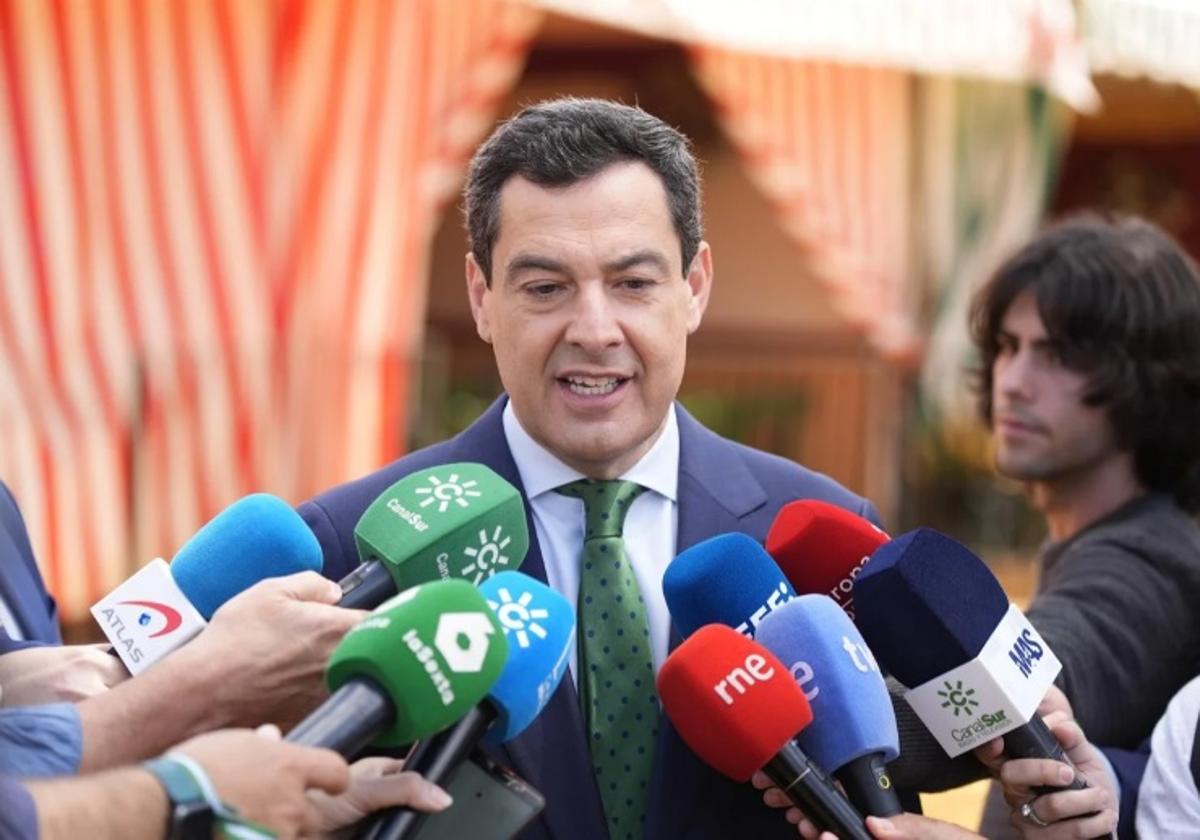 Juanma Moreno estalla por el «maltrato» del Gobierno a Andalucía tras el último caos del AVE