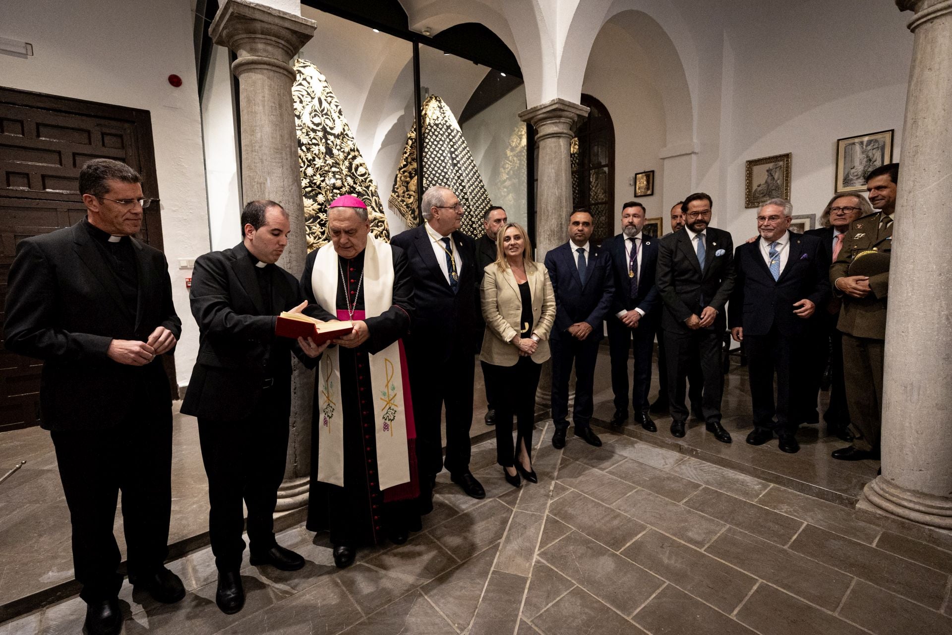 &#039;El Tesoro de la Virgen de las Angustias&#039; abre sus puertas