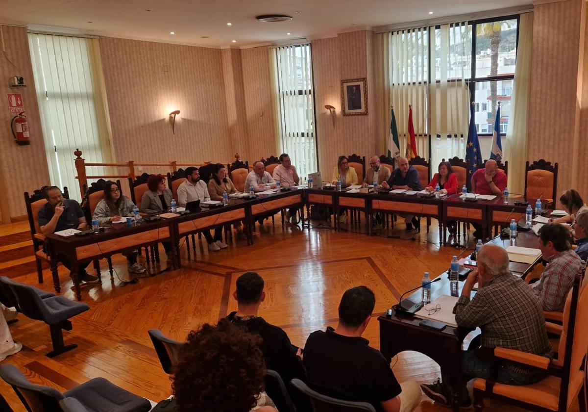 Primer paso para para limitar el tráfico de vehículos en el centro de salobreña | ideal