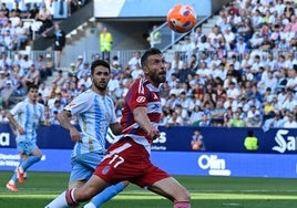 Borja Bastón arma una volea en Málaga.