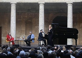 Remedios Sánchez, Carlos Aganzo, Javier Carmena y Ainhoa Arteta, ayer en el Carlos V.