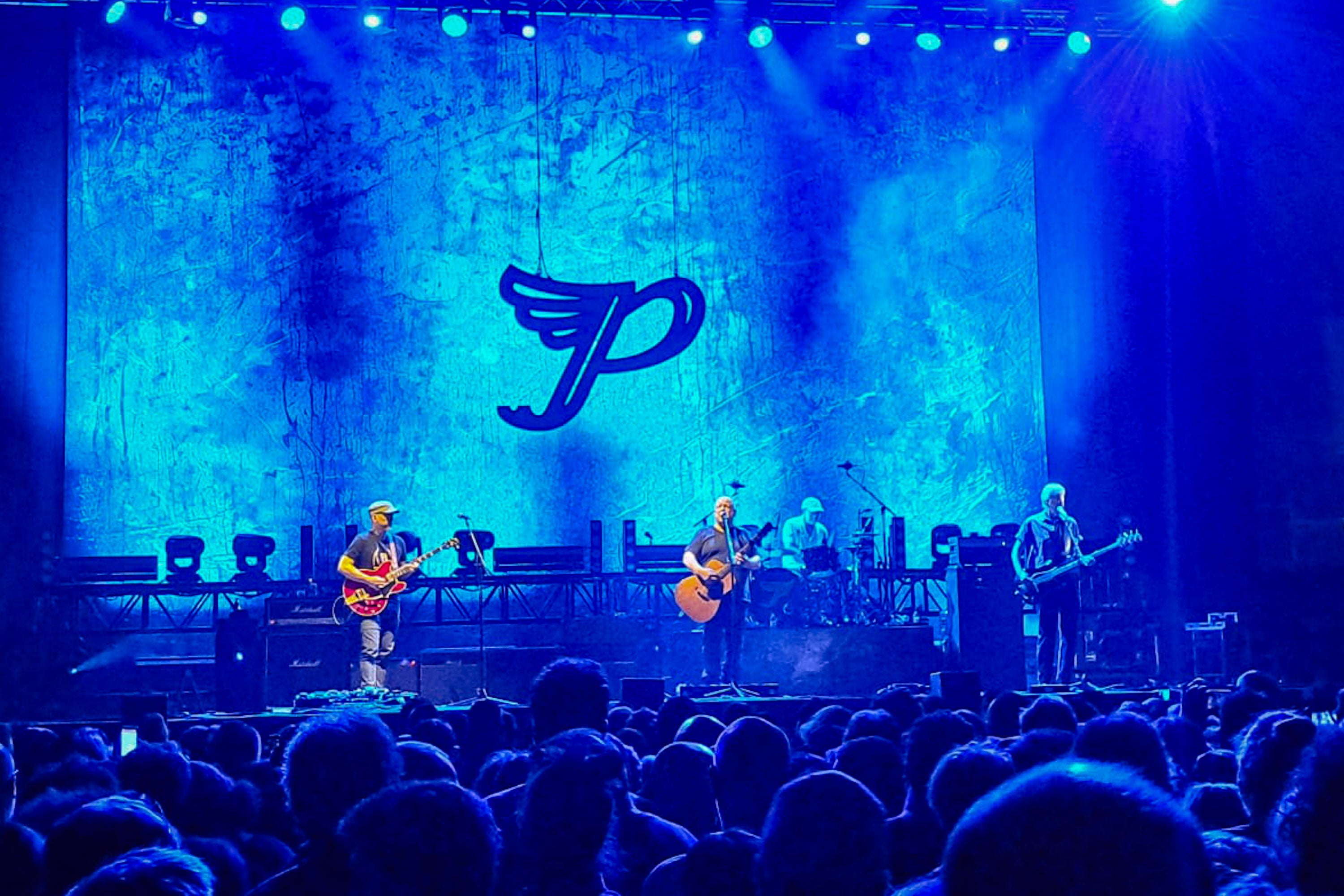Gran ambiente en el concierto de los Pixies en Granada, el único en España