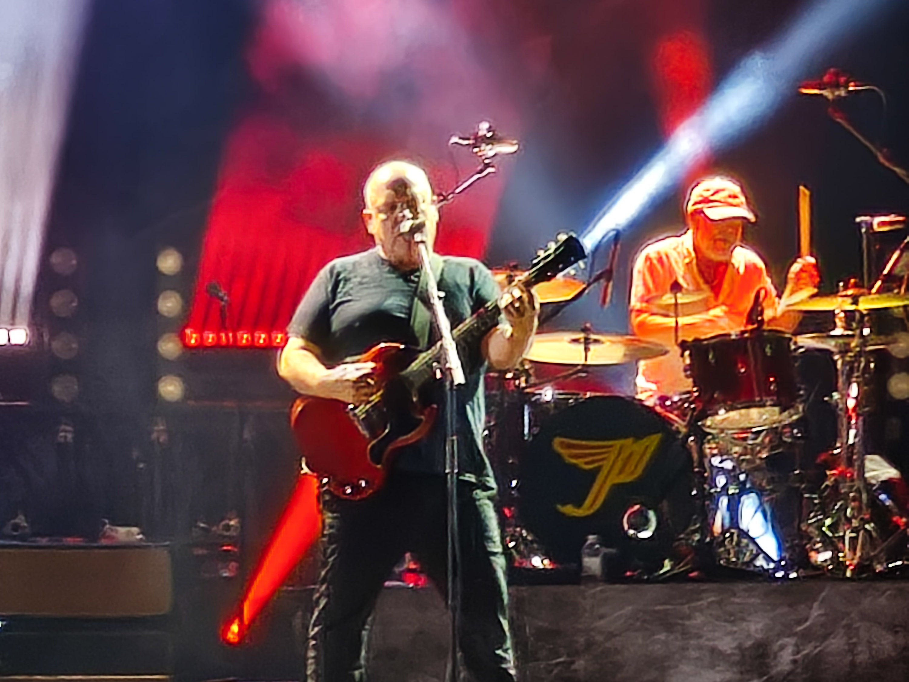 Gran ambiente en el concierto de los Pixies en Granada, el único en España