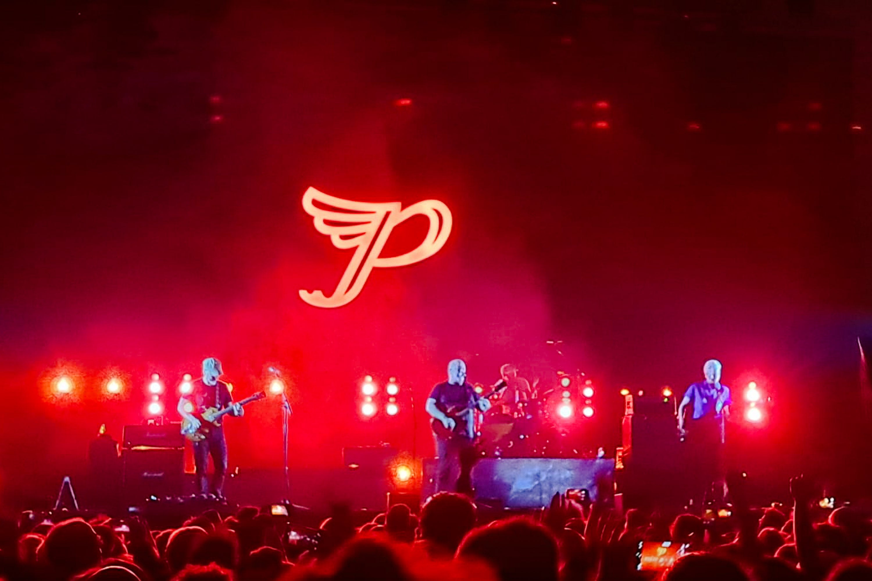 Gran ambiente en el concierto de los Pixies en Granada, el único en España