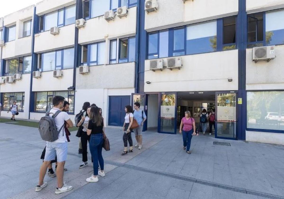 La universidad de granada mantendrá el próximo curso el coste de la matrícula | ideal