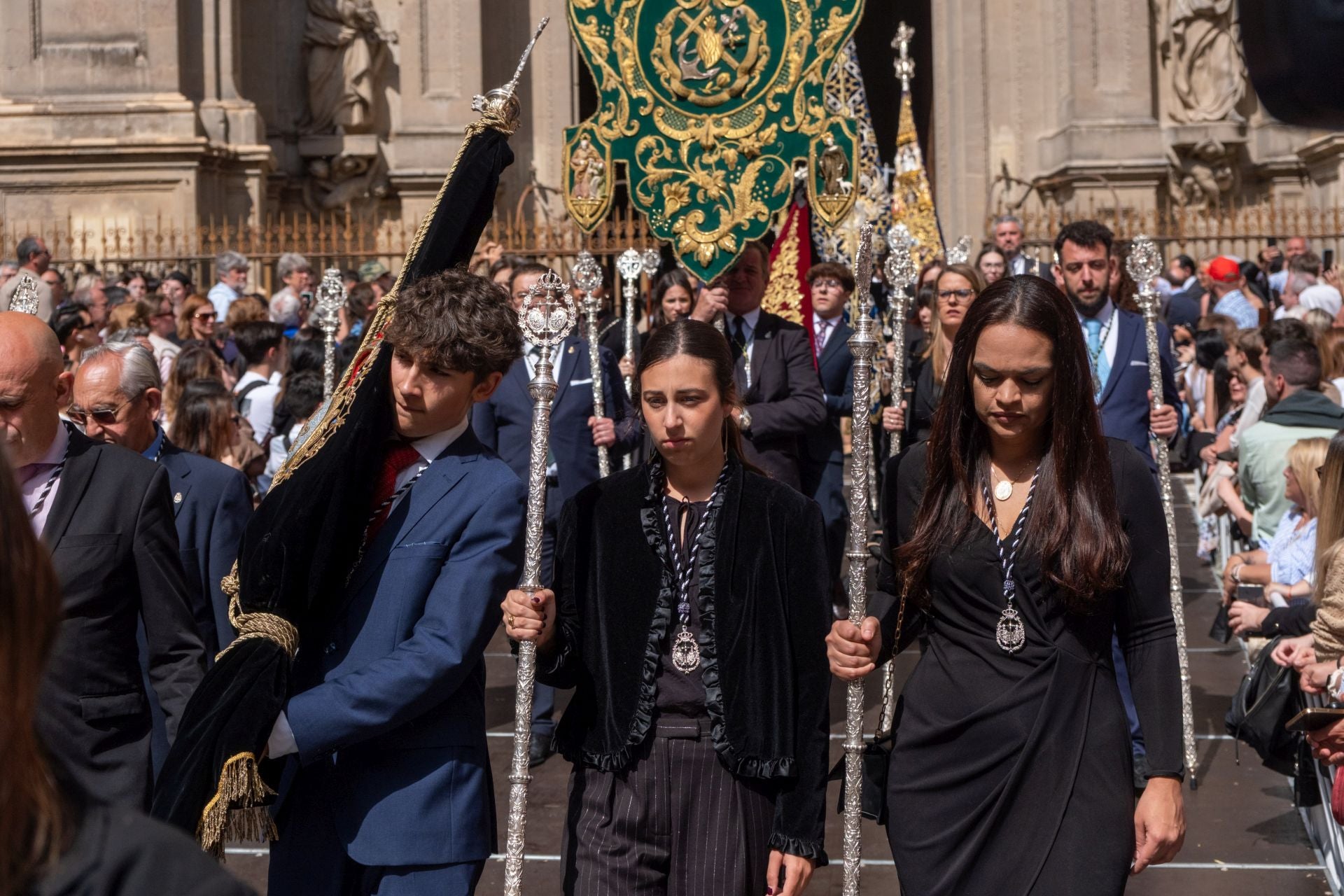 Así ha arropado Granada al Crucificado del Silencio