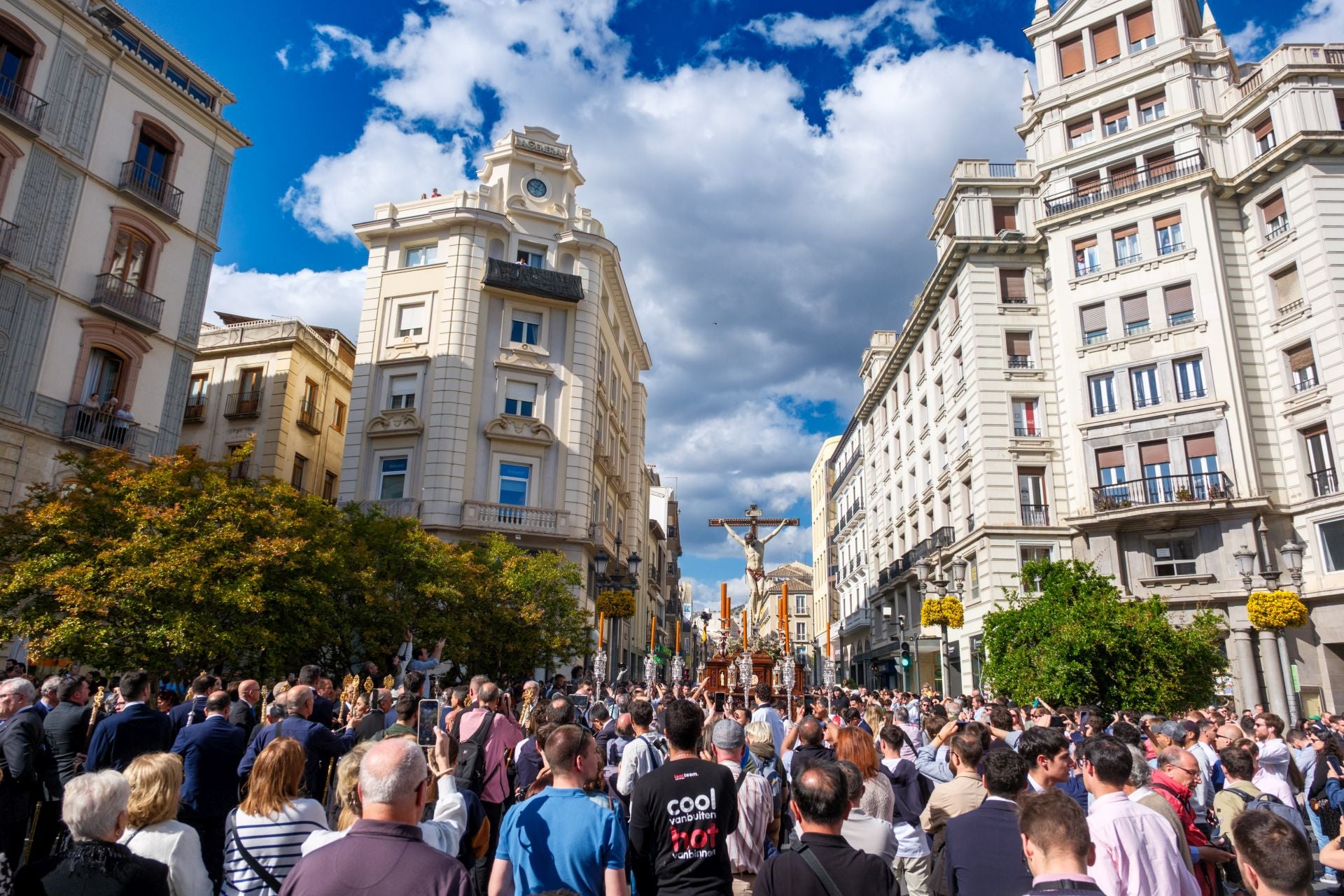 Así ha arropado Granada al Crucificado del Silencio
