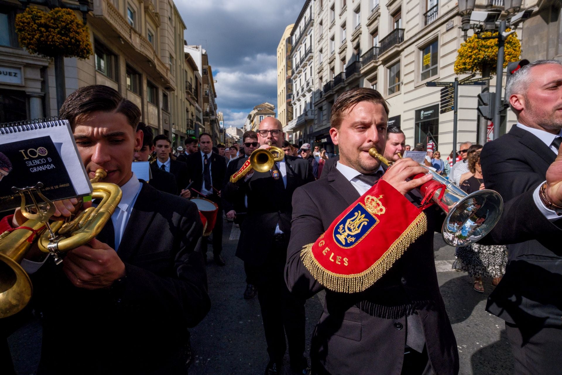 Así ha arropado Granada al Crucificado del Silencio