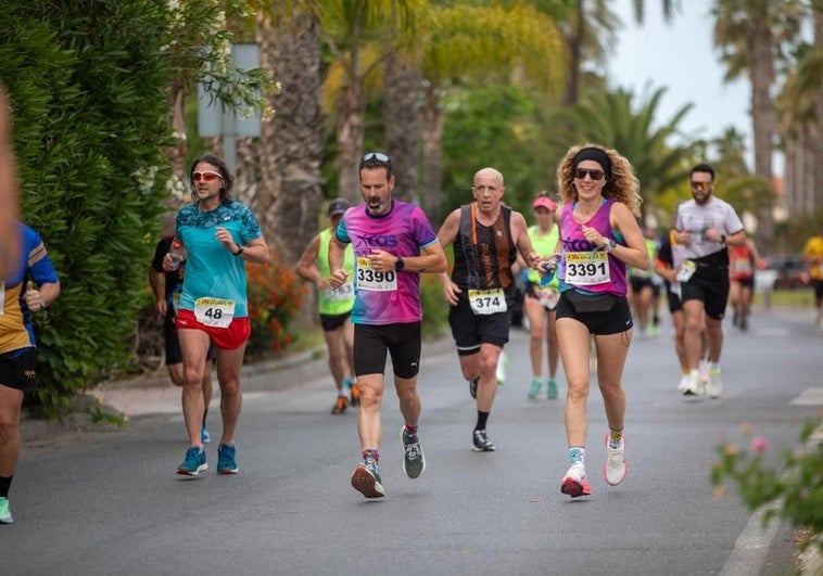 1.300 corredores disfrutan por Salobreña