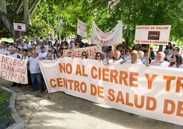 Vecinos de Cazorla en la concentración, el pasado 7 de mayo en Jaén.