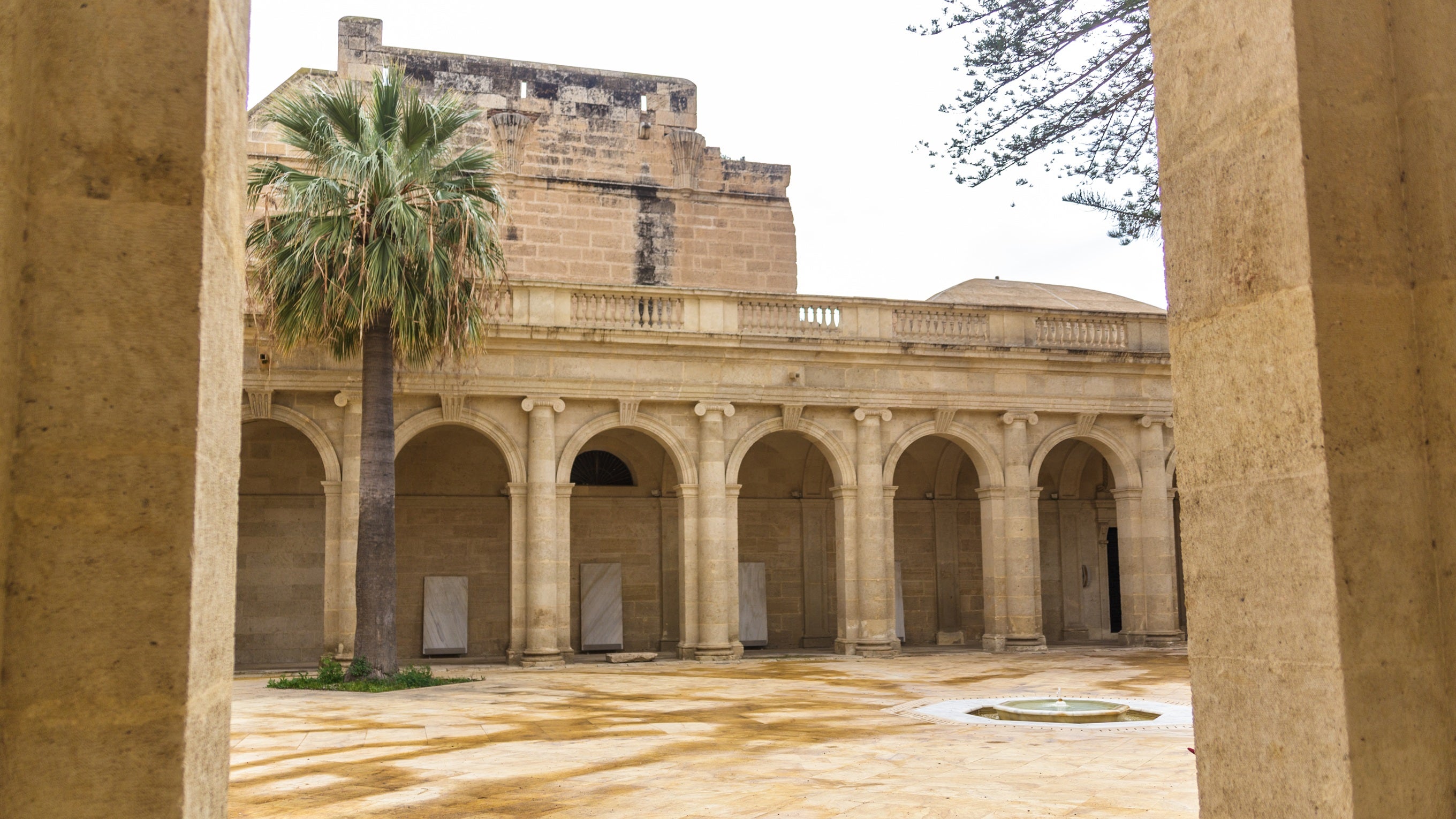 Almería honra a san indalecio con visitas teatralizadas y música en la catedral | ideal