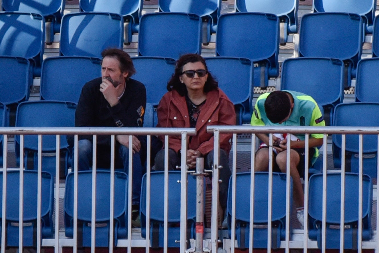 Encuéntrate en la grada del Granada-Eibar