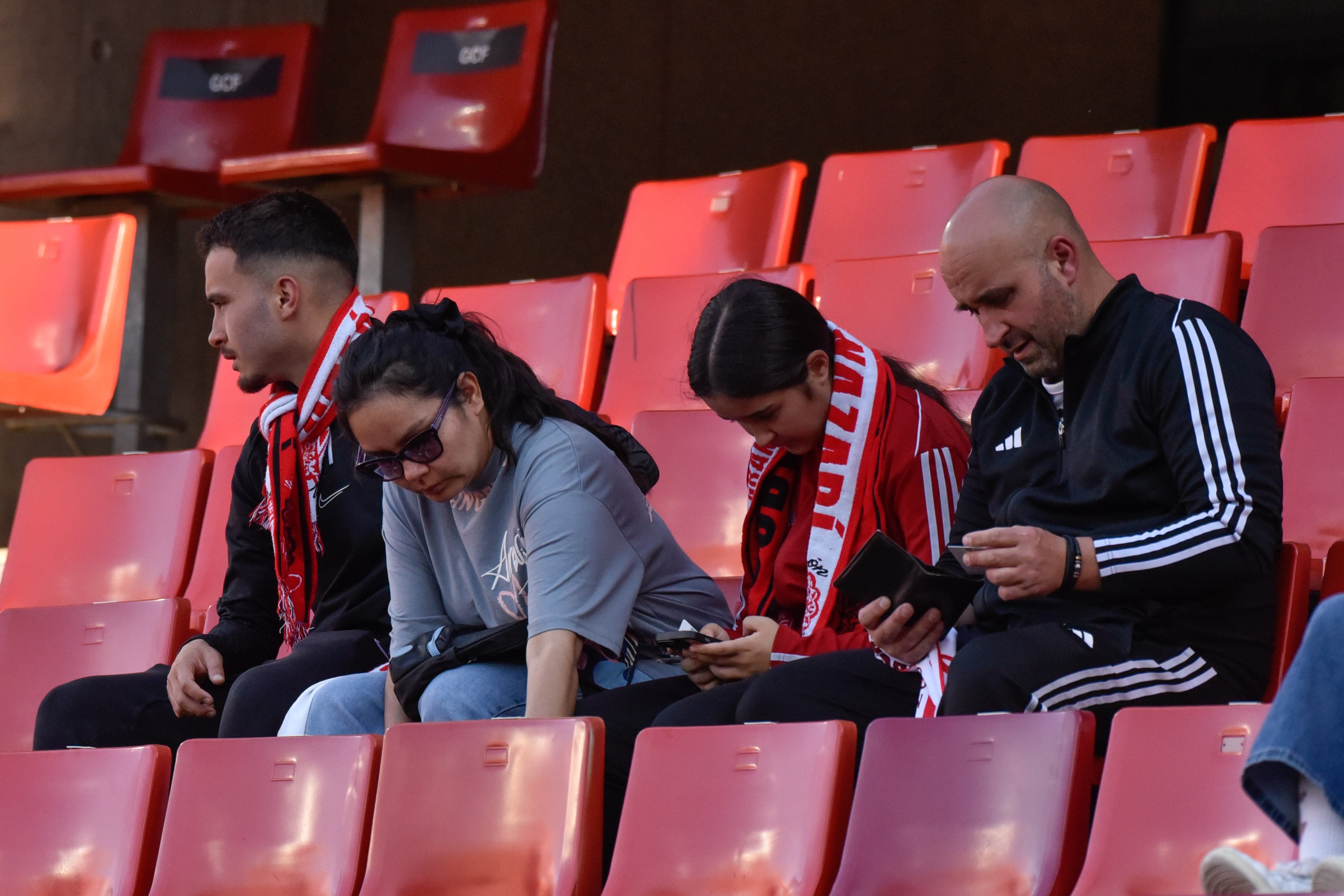 Encuéntrate en la grada del Granada-Eibar