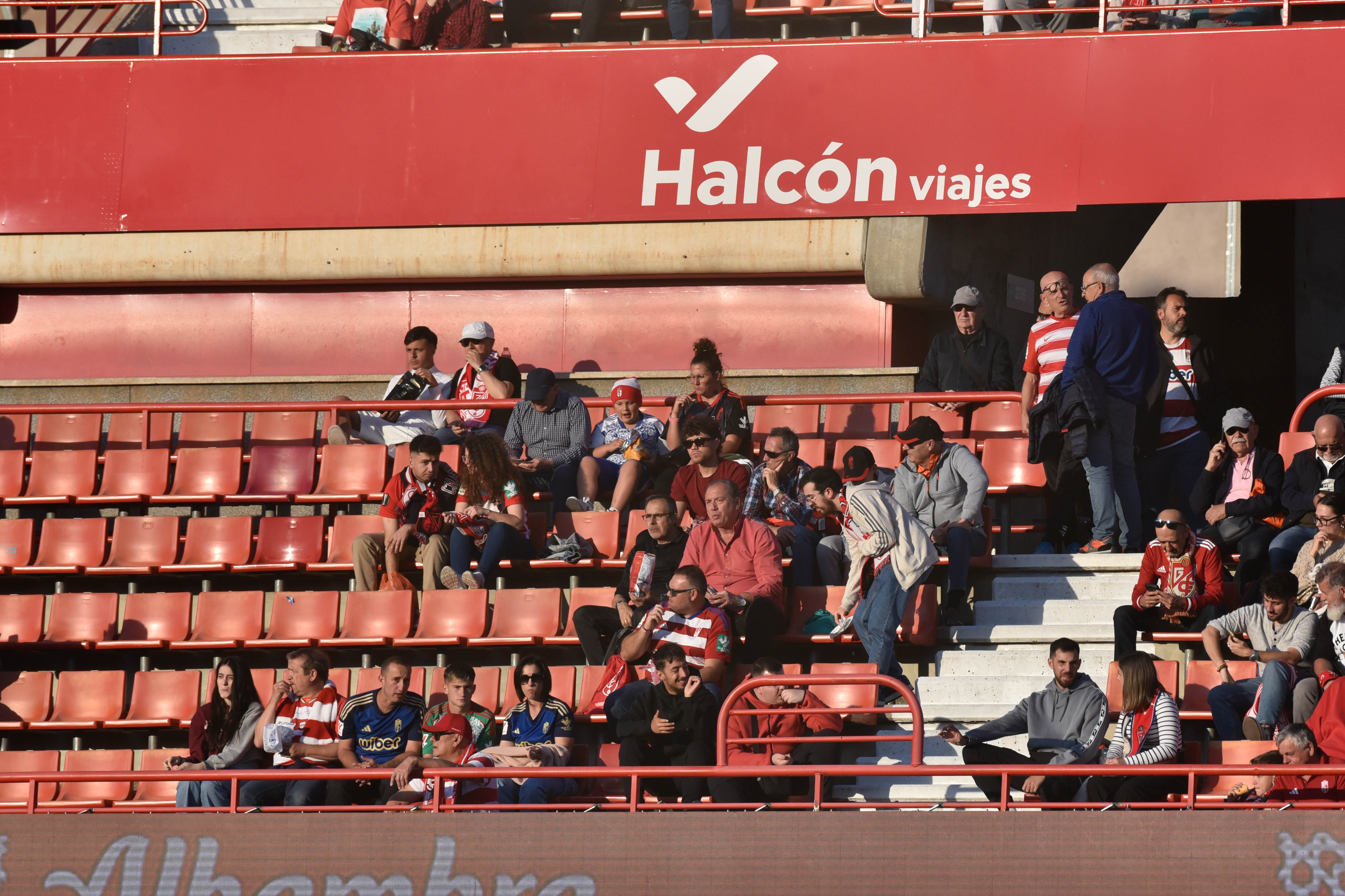 Encuéntrate en la grada del Granada-Eibar