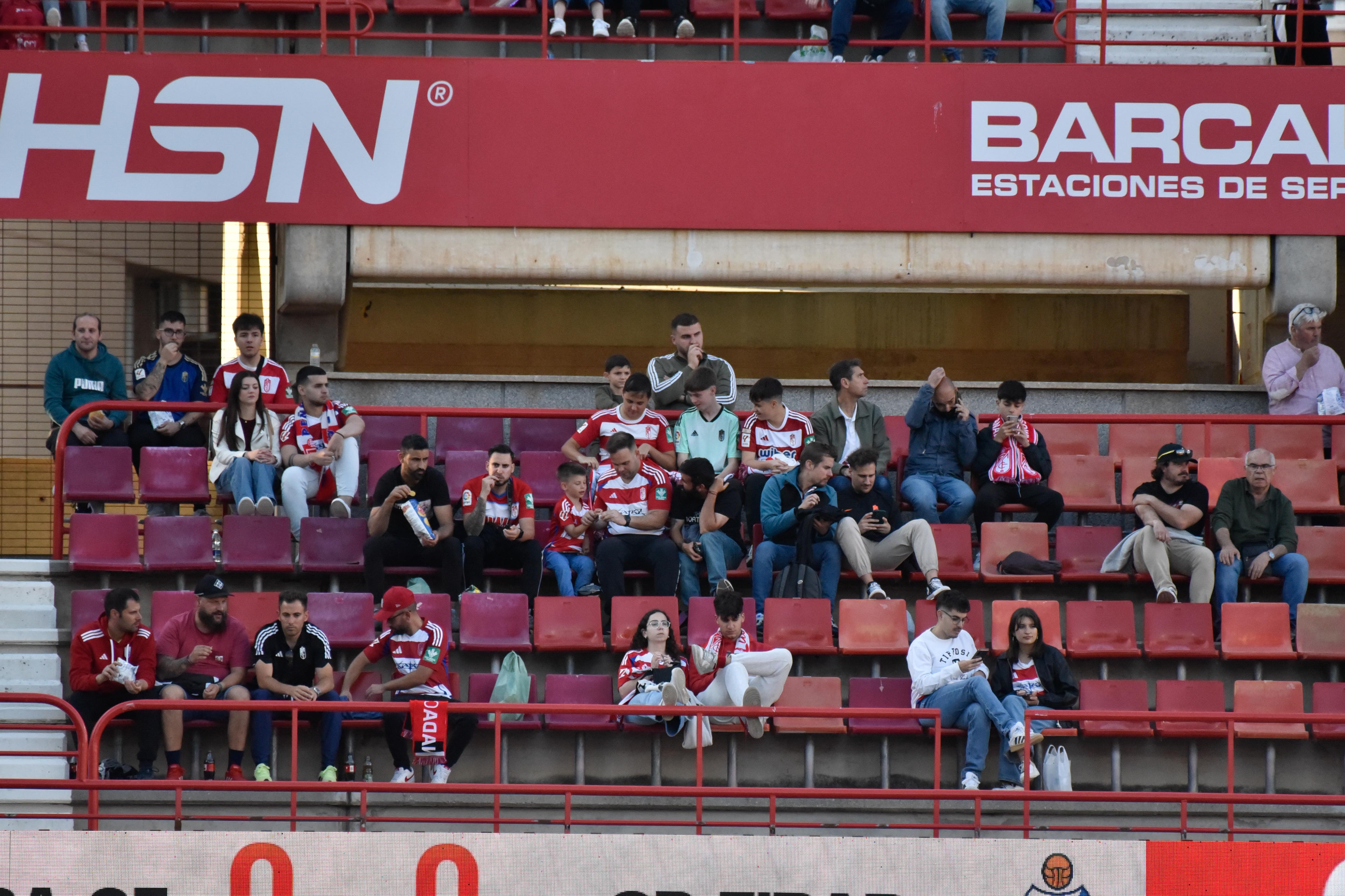 Encuéntrate en la grada del Granada-Eibar