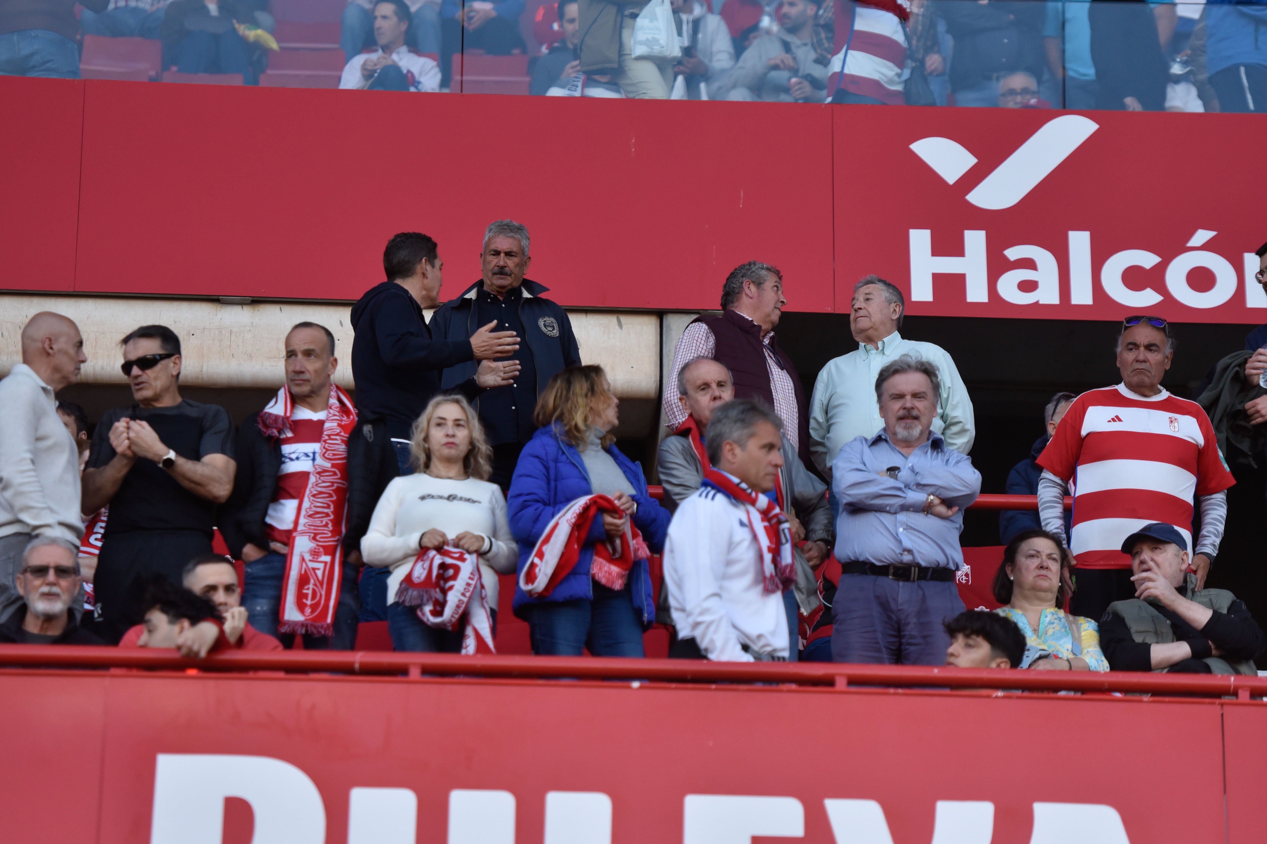 Encuéntrate en la grada del Granada-Eibar