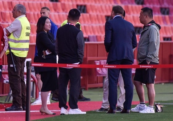 Sophia Yang, junto a sus compatriotas en Los Cármenes.