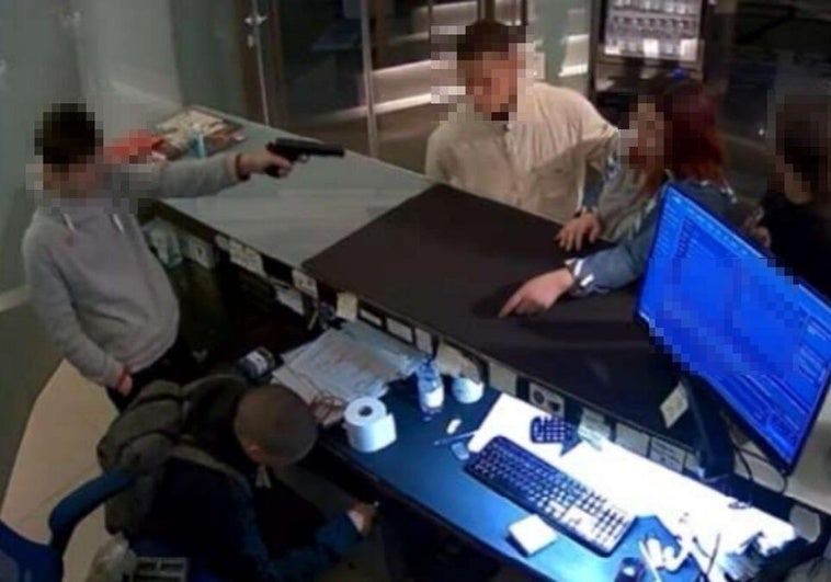 El clan de ladrones de Granada en el que un menor de 15 años apuntaba con la pistola