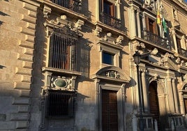 Exterior del TSJA, en Granada.