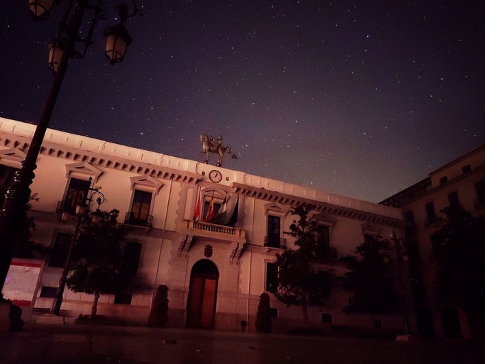 Ayuntamiento y Diputación piden al Gobierno que aclare cómo se produjo el apagón en Granada
