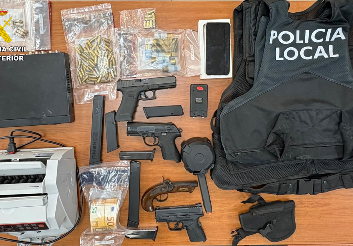 El detenido en ogíjares por narcotráfico escondía un chaleco antibalas de policía local | ideal