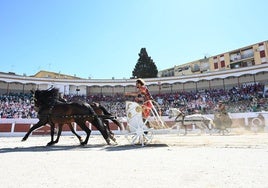 Exhibición de recreación histórica en la Plaza de Toros, ante unos 3.000 escolares.