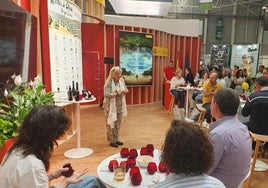 Público en una cata de aceite de Expoliva.