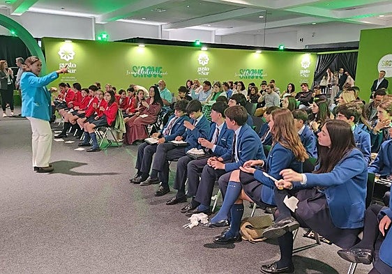 Visita de escolares al Salón SíAove.