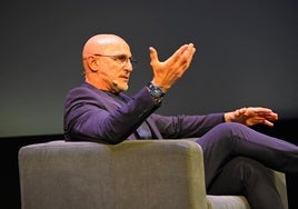 Luis de la Fuente durante su conferencia en el Maestro Padilla