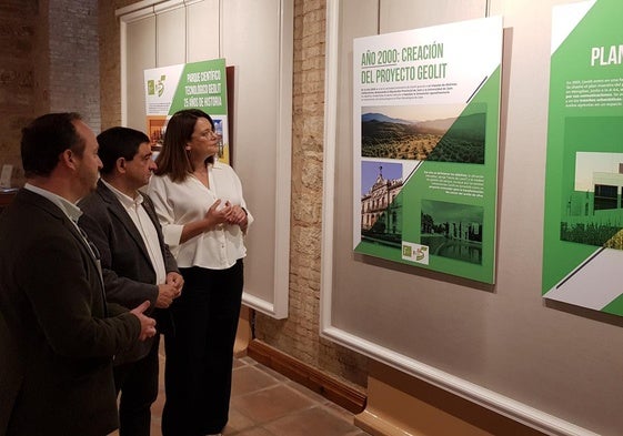 Paco Reyes inaugura la exposición sobre Geolit