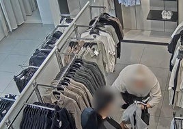Imagen de seguridad de uno de los hurtos.