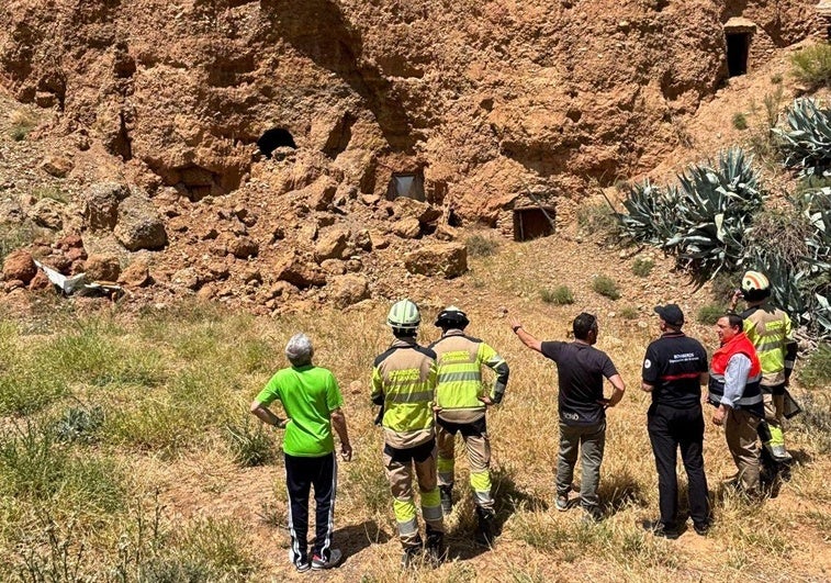 Nuevos derrumbes en el cerro de Beas de Guadix: «No queremos tener víctimas mortales para que se actúe»