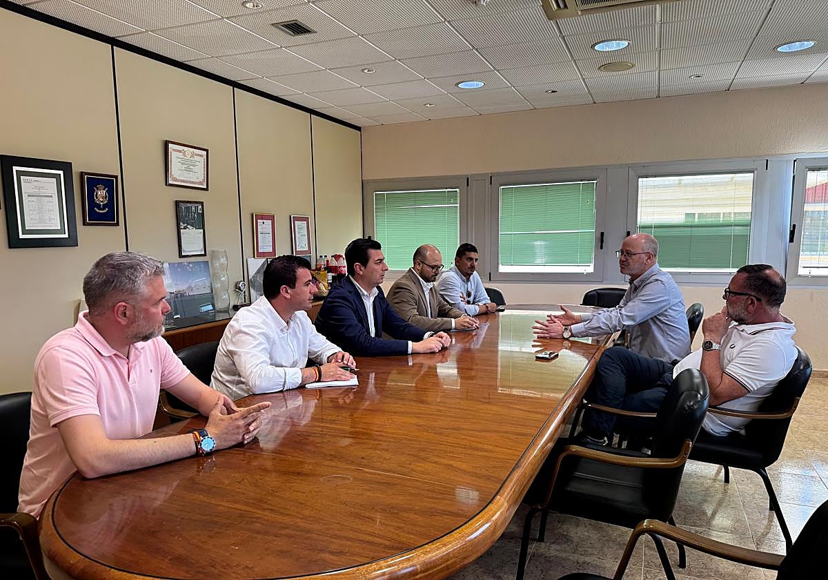 Níjar y Coprohníjar abordan la situación del agua para riego en una reunión clave para el sector agrario