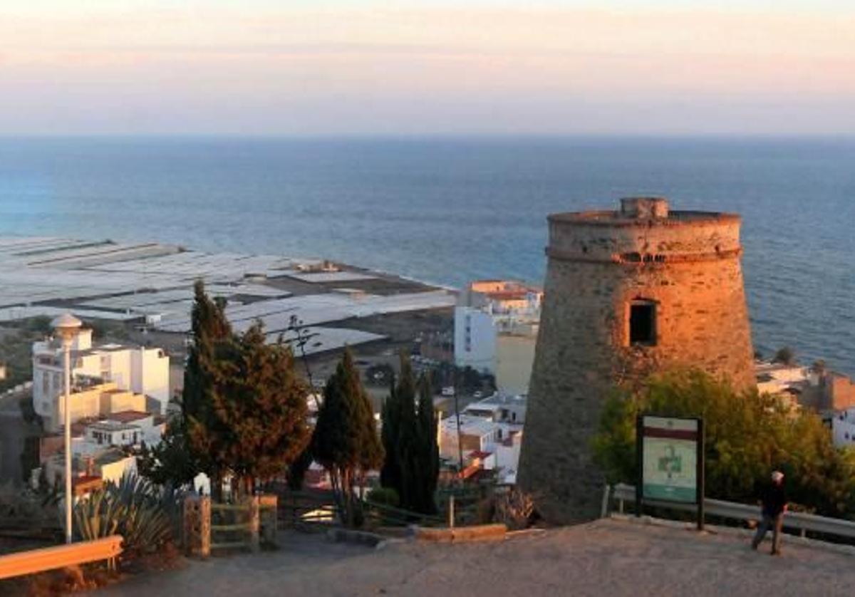 El tesoro escondido en las playas de granada que protegió a un pueblo de los piratas | ideal