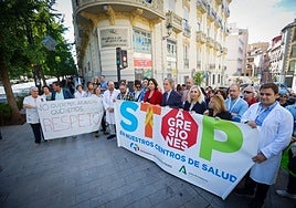 Imagen de archivo de una concentración contra las agresiones a sanitarios.