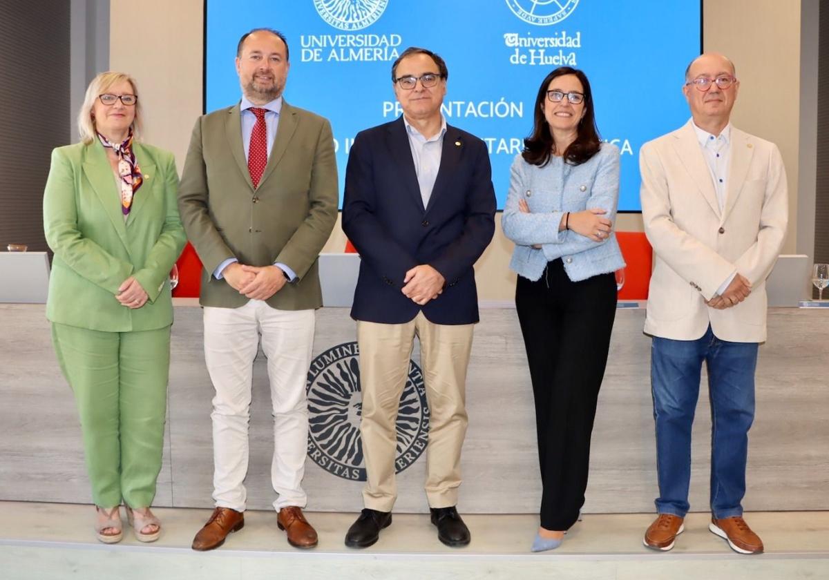 El nuevo grado de física de la ual, con docentes de varias universidades | ideal