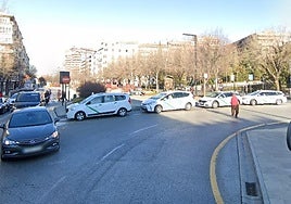 Rotonda de la avenida de Constitución en la que ha tenido lugar el atropello.