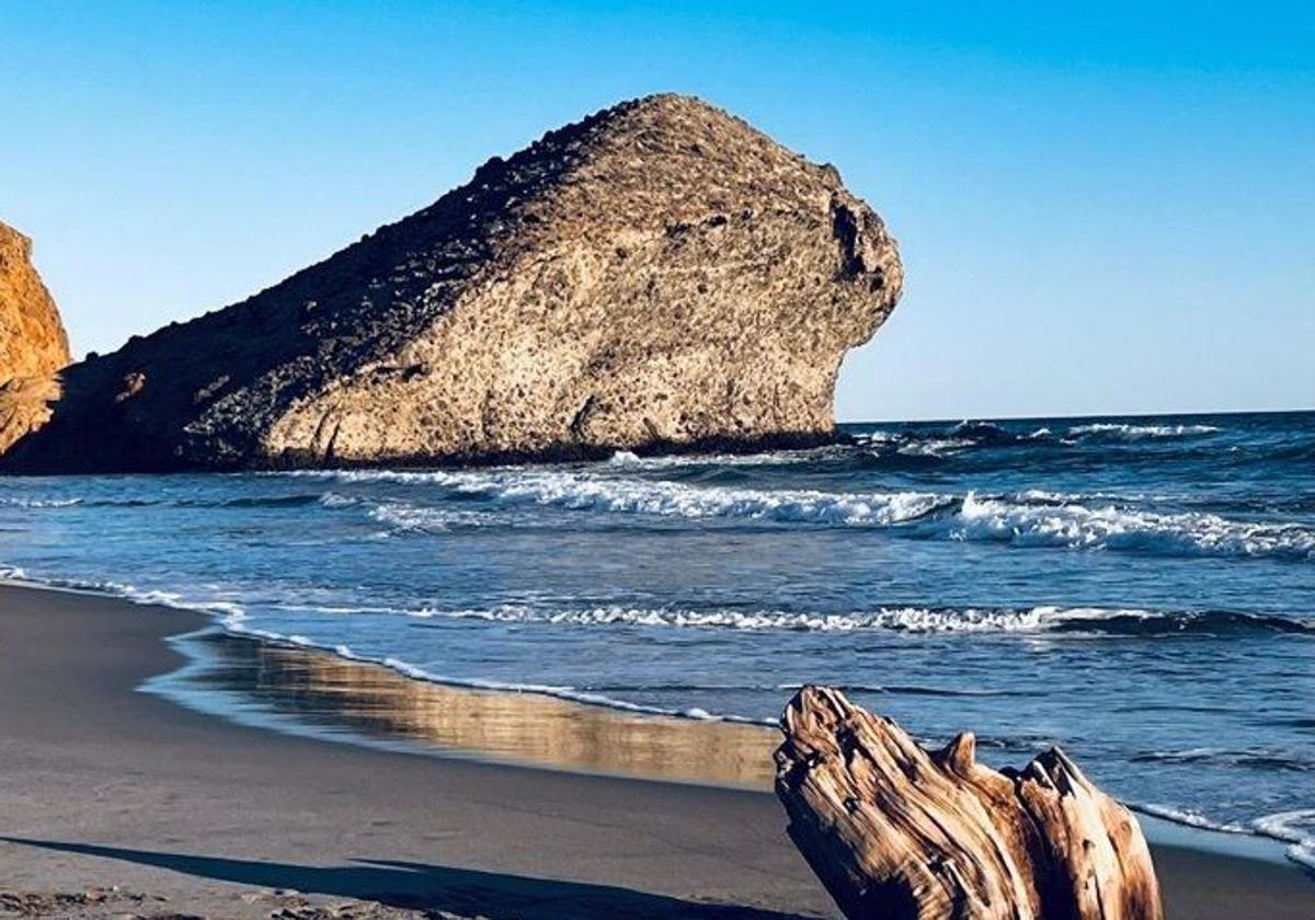 Navegación restringida en doce playas del cabo de gata, este verano para proteger los hábitats marinos | ideal