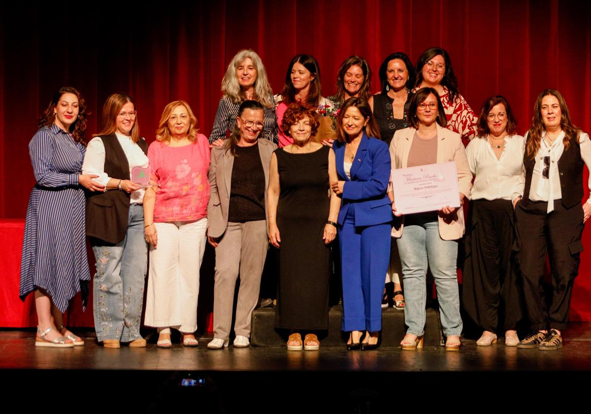La historiadora socorro robles vizcaíno y la asociación de mujeres politólogas, premios 'mariana pineda' | ideal