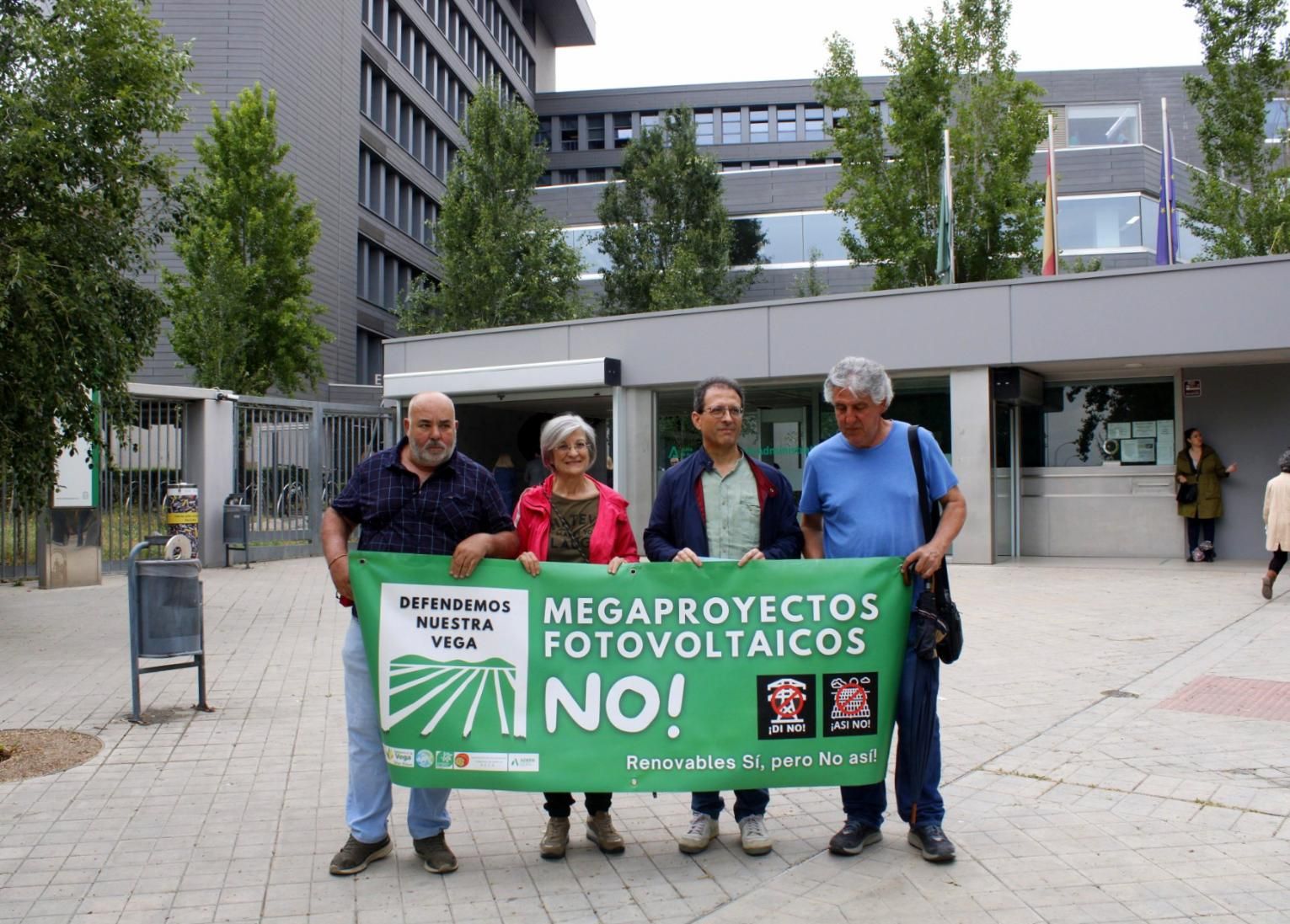 Plataforma en defensa de la vega: «la movilización ciudadana ha logrado parar la megaplanta solar» | ideal